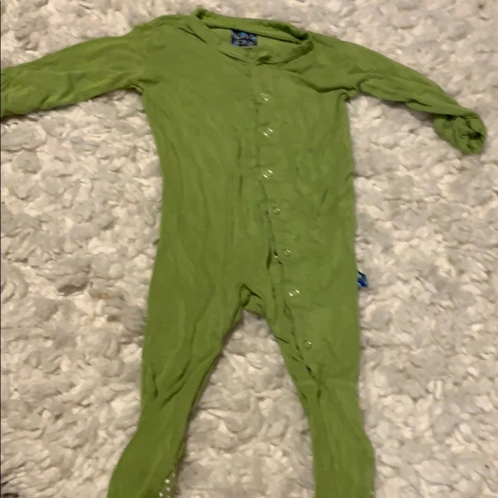 Kickee pants footies